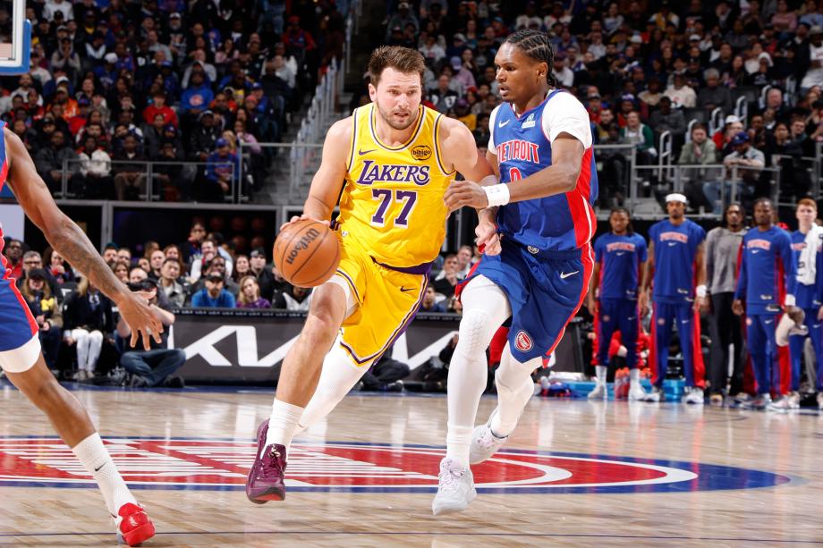 6886体育-东契奇空砍32+7+6 湖人惜败活塞9连胜遭终结