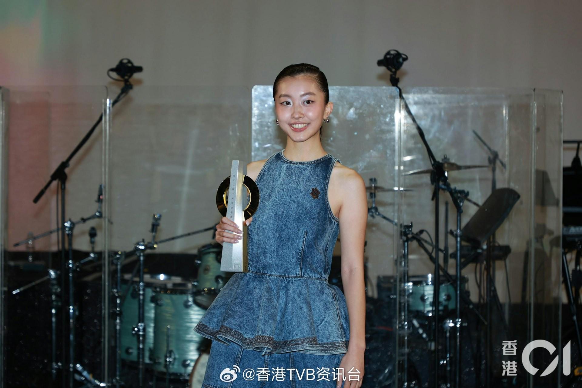 8868体育官网-陈奕迅女儿陈康堤承认与香港网球一哥黄泽林恋爱：是家人介绍的